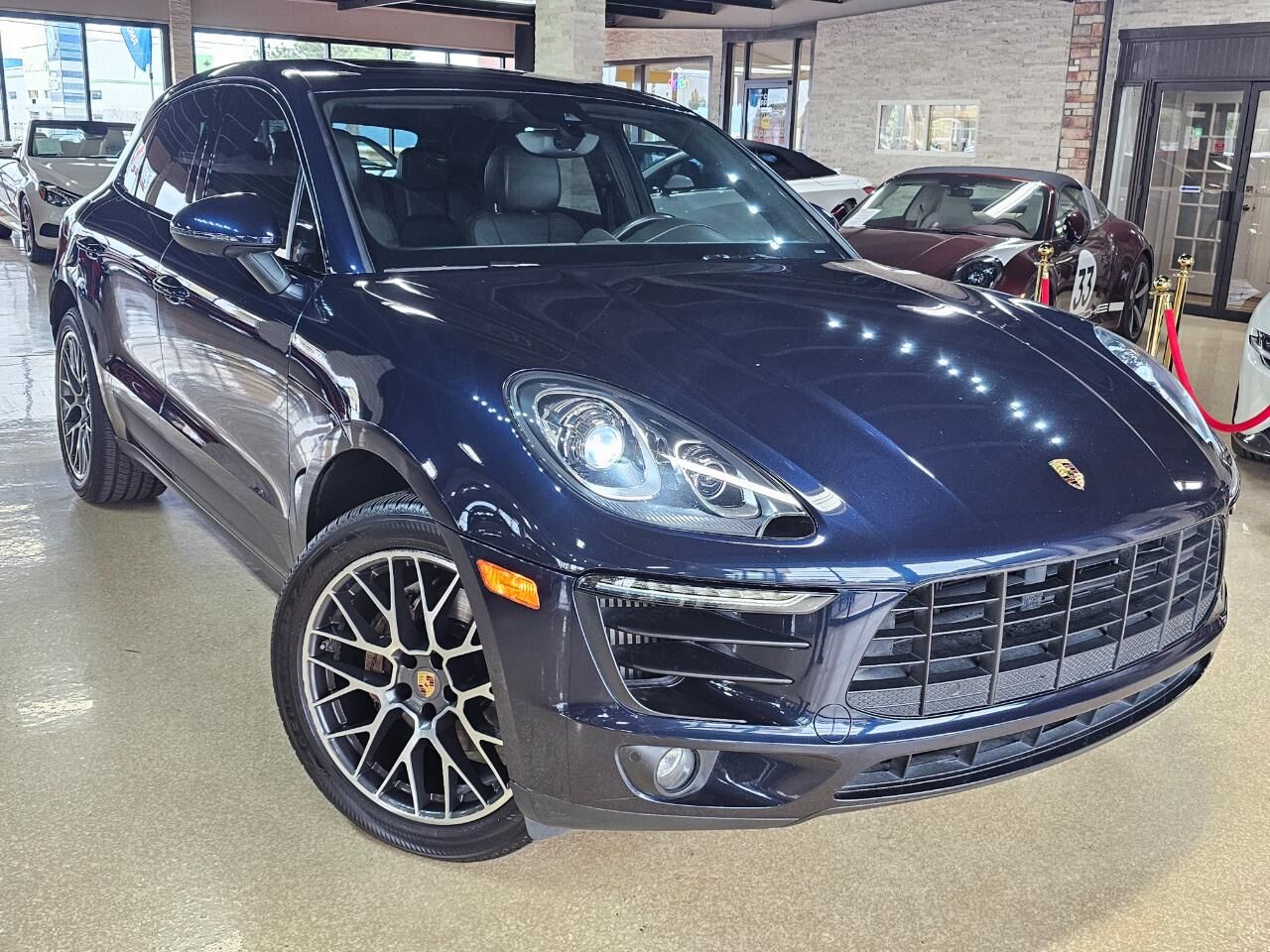 2018 PORSCHE Macan