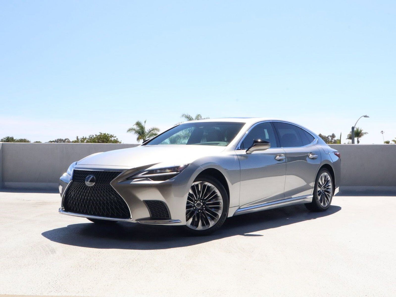 2023 LEXUS LS