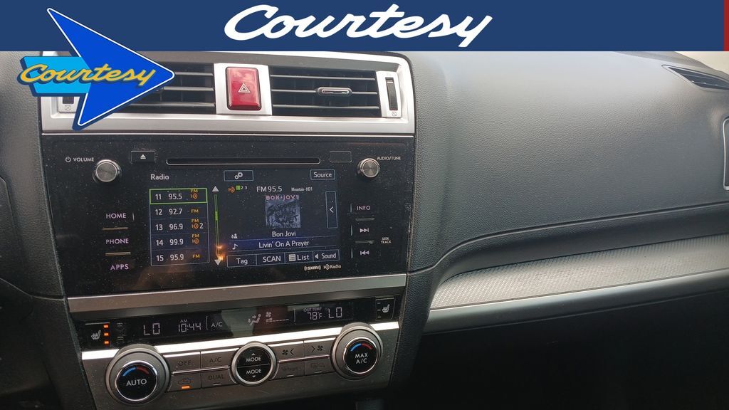 2017 SUBARU Legacy