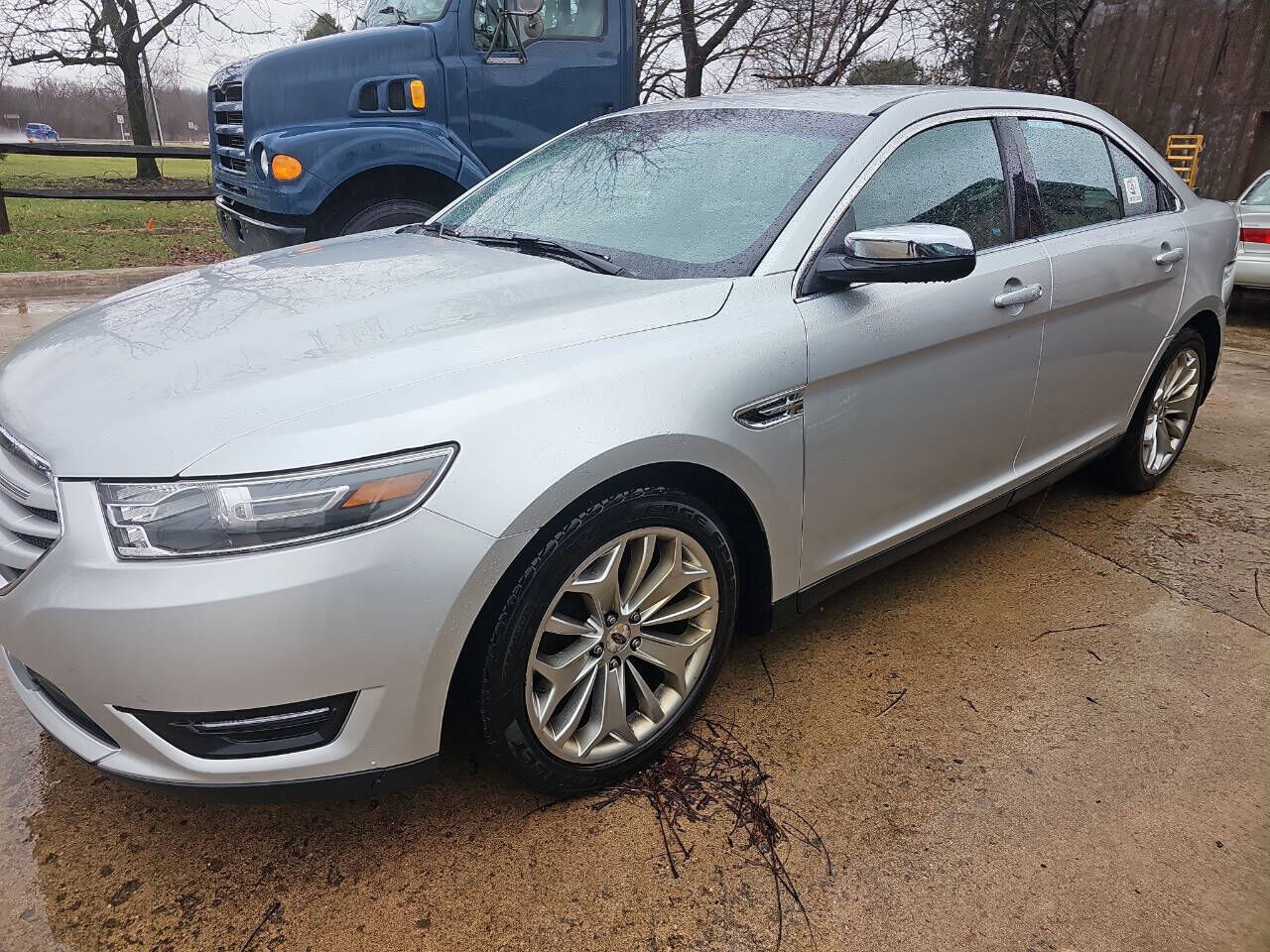 2015 FORD Taurus
