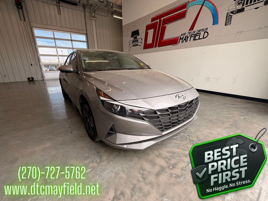 2022 HYUNDAI Elantra