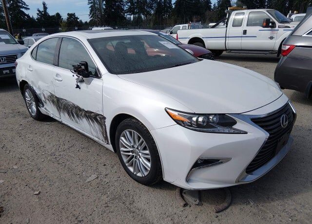 2016 LEXUS ES