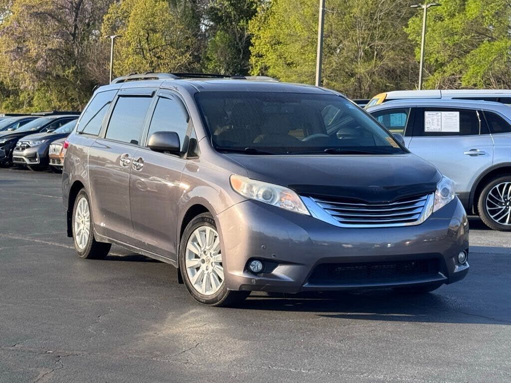 2012 TOYOTA Sienna