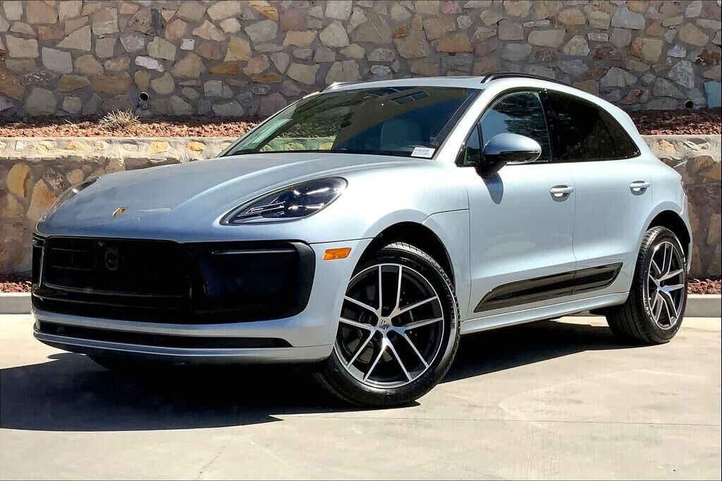 2024 PORSCHE Macan