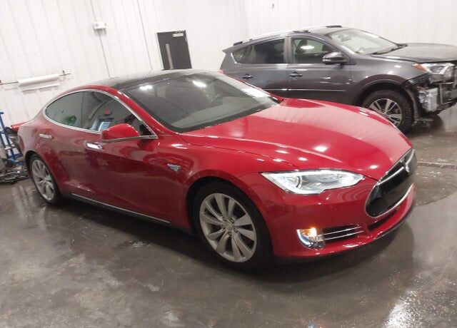 2016 TESLA Model S