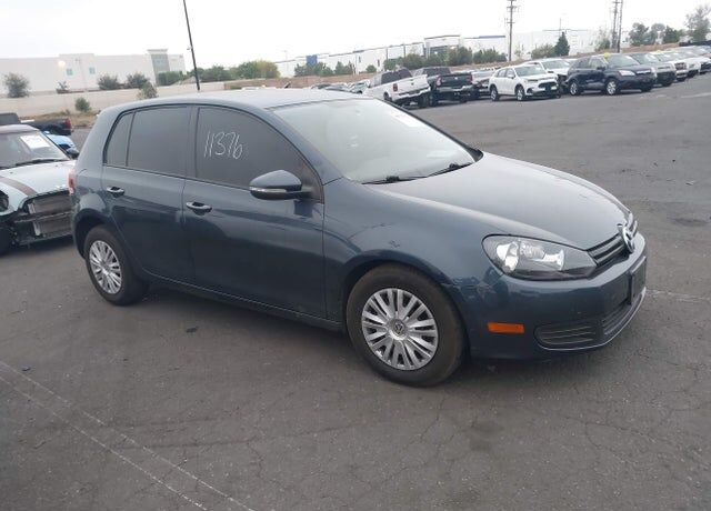 2013 VOLKSWAGEN Golf