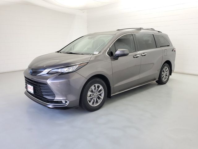2022 TOYOTA Sienna