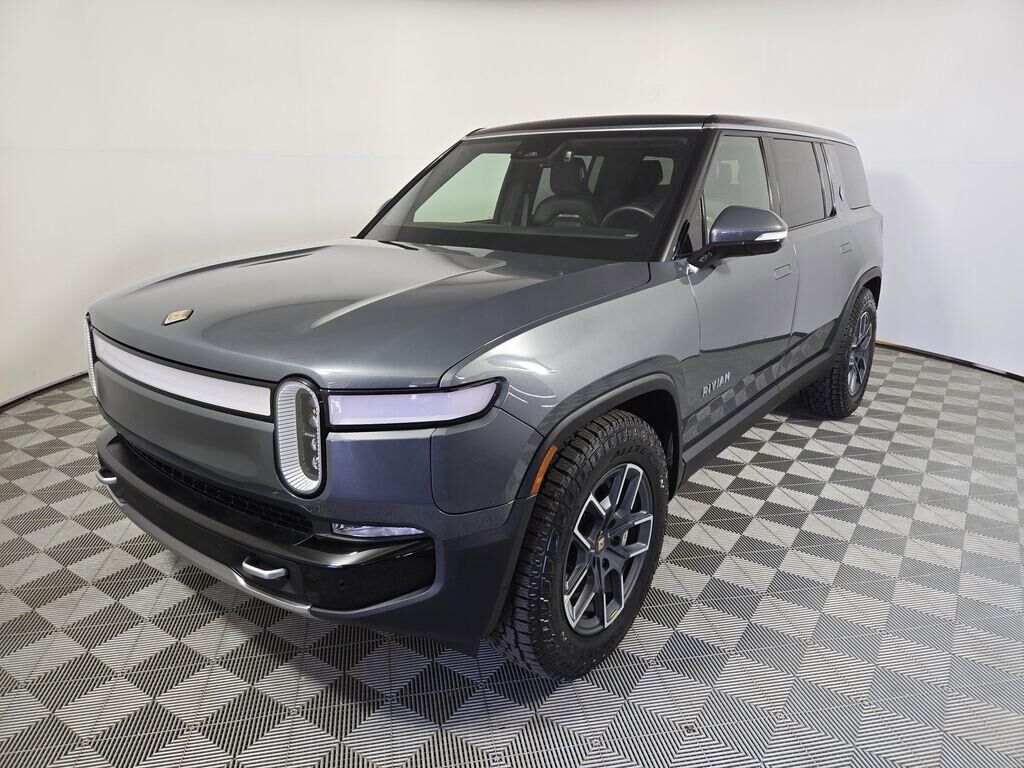 2024 RIVIAN R1S