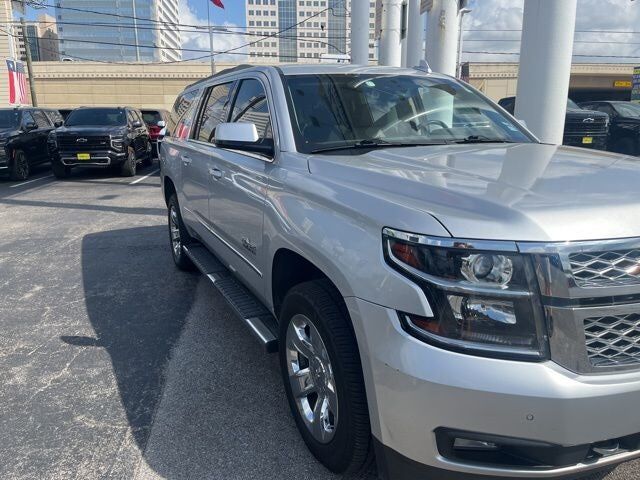 2019 CHEVROLET Suburban
