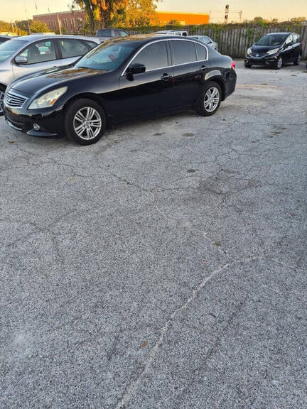 2013 INFINITI G37