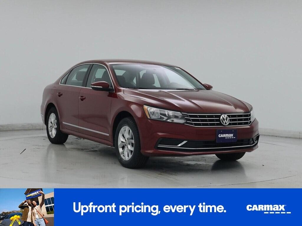 2017 VOLKSWAGEN Passat