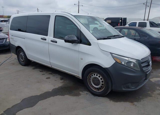 2016 MERCEDES-BENZ METRIS