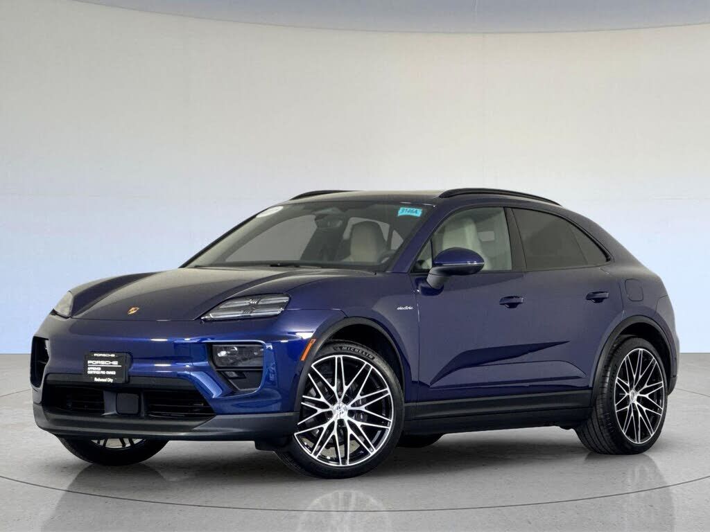 2025 PORSCHE Macan