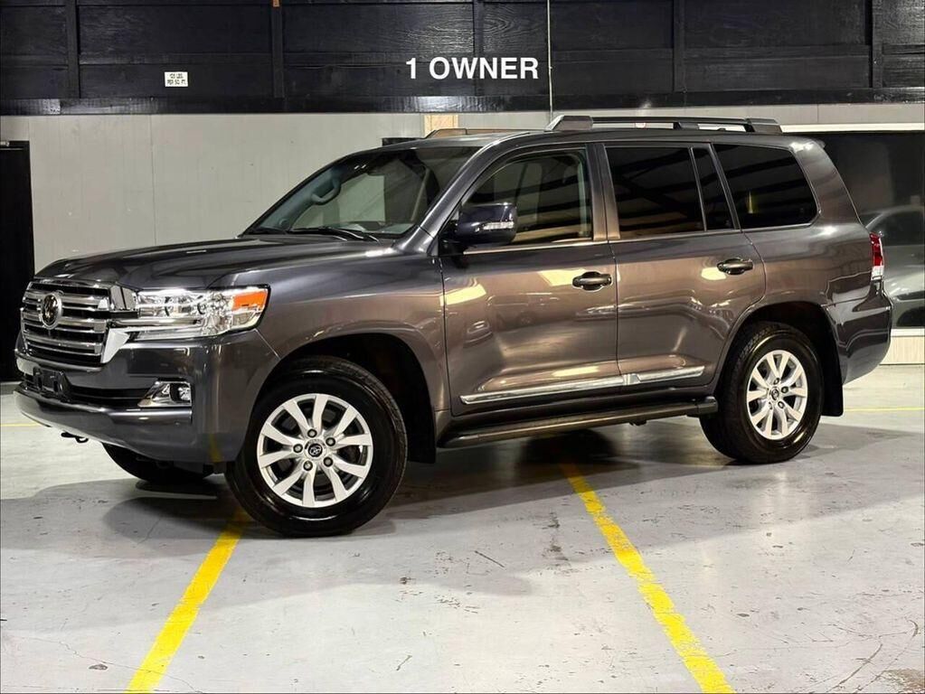 2018 TOYOTA Land Cruiser