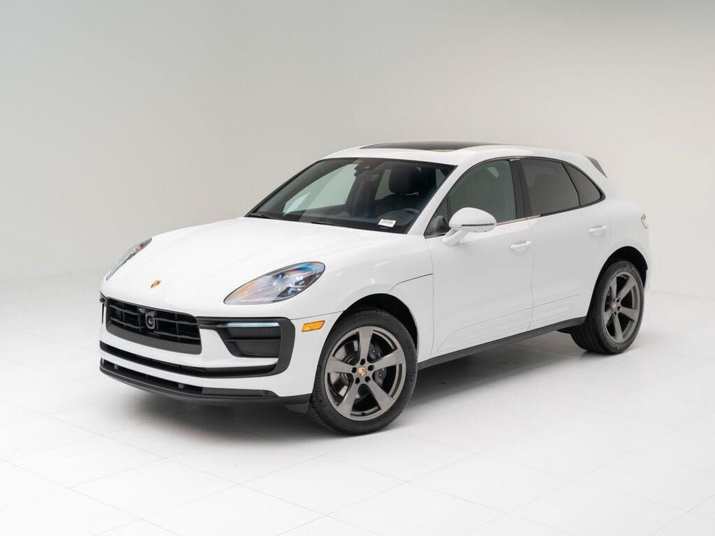 2025 PORSCHE Macan