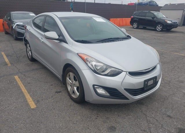 2012 HYUNDAI Elantra