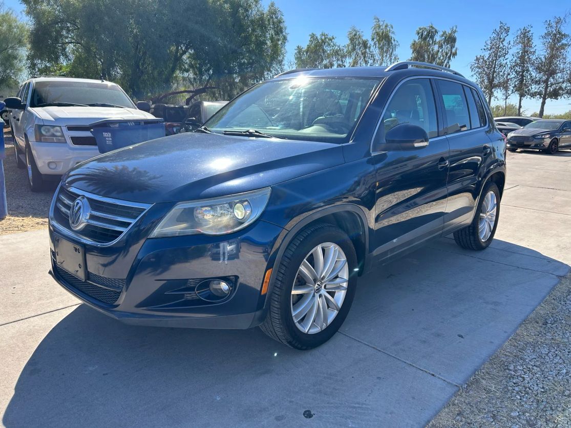 2011 VOLKSWAGEN Tiguan