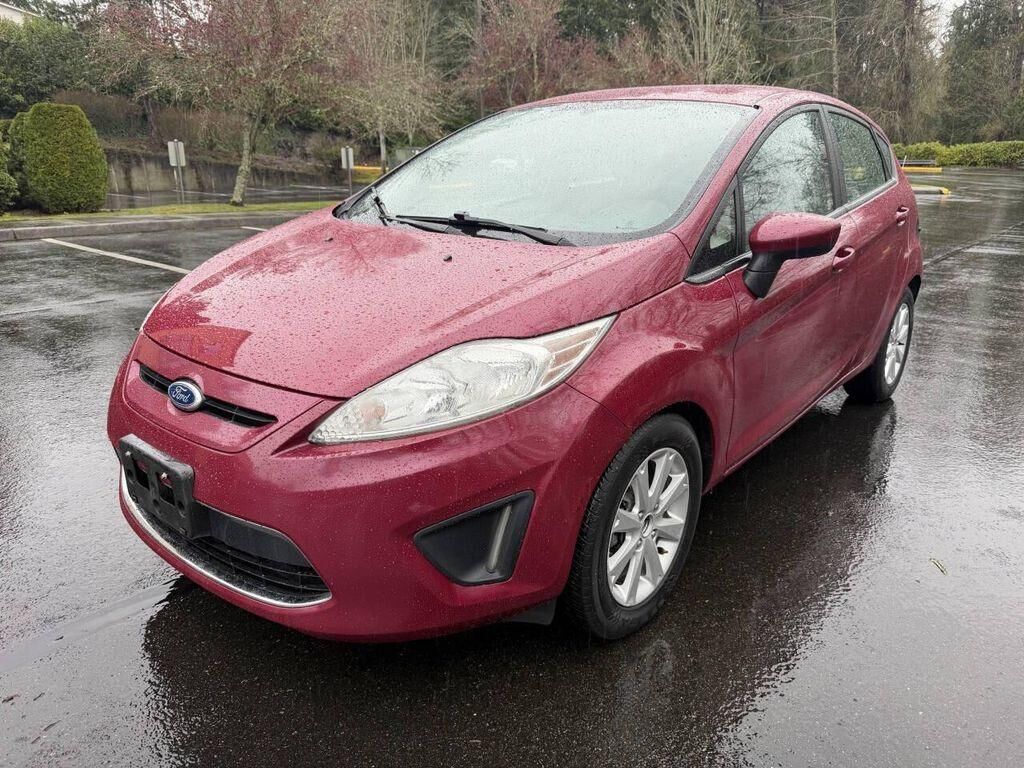 2011 FORD Fiesta