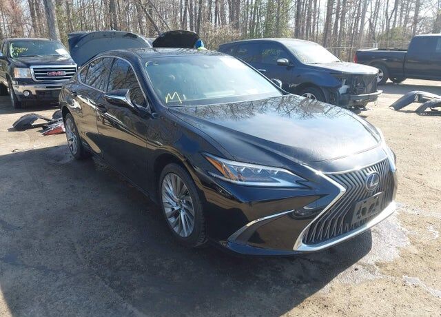 2020 LEXUS ES