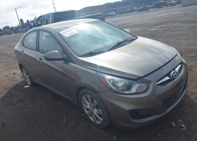 2013 HYUNDAI Accent