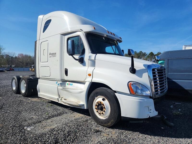 2018 FREIGHTLINER Cascadia
