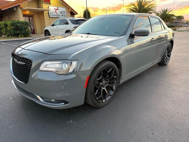 2019 CHRYSLER 300