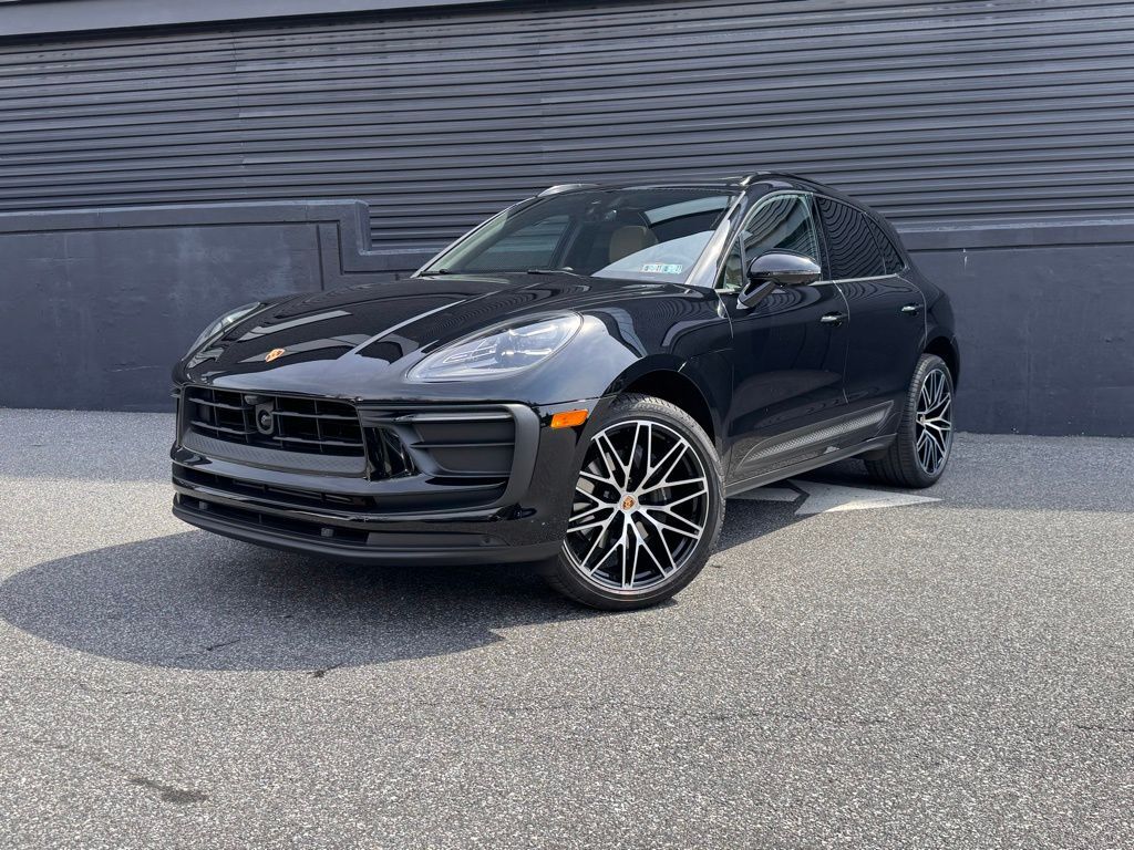 2024 PORSCHE Macan
