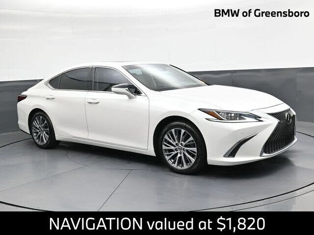 2019 LEXUS ES
