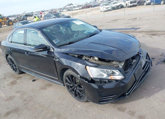 2017 VOLKSWAGEN Passat