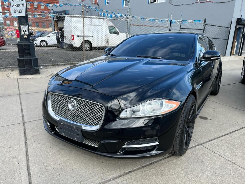 2012 JAGUAR XJ