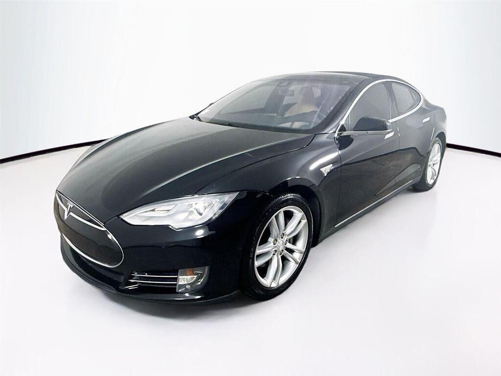 2015 TESLA Model S