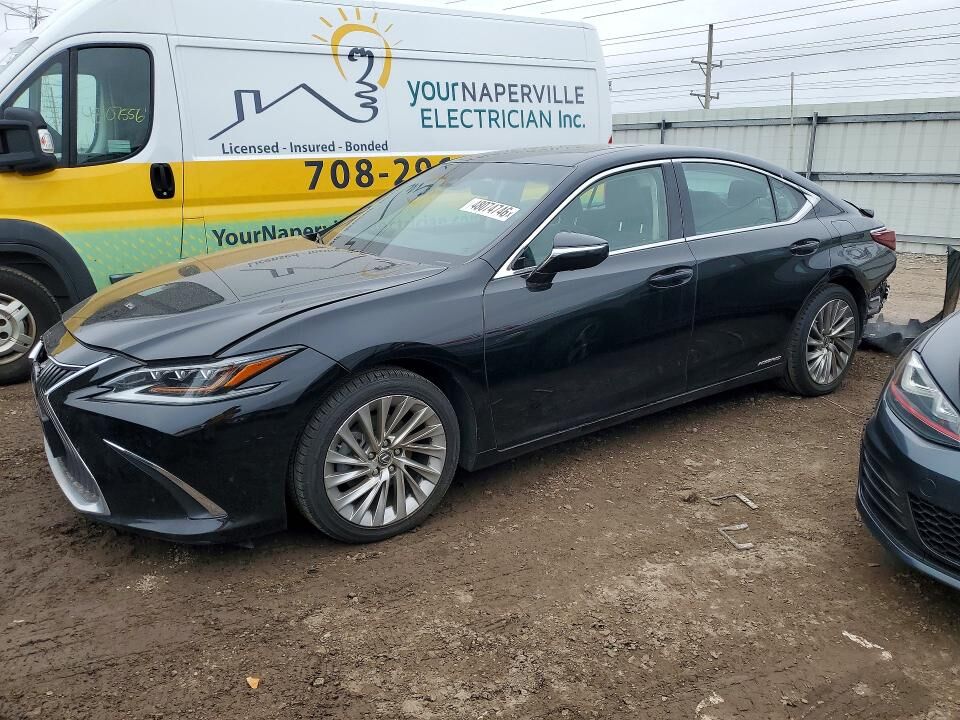2019 LEXUS ES