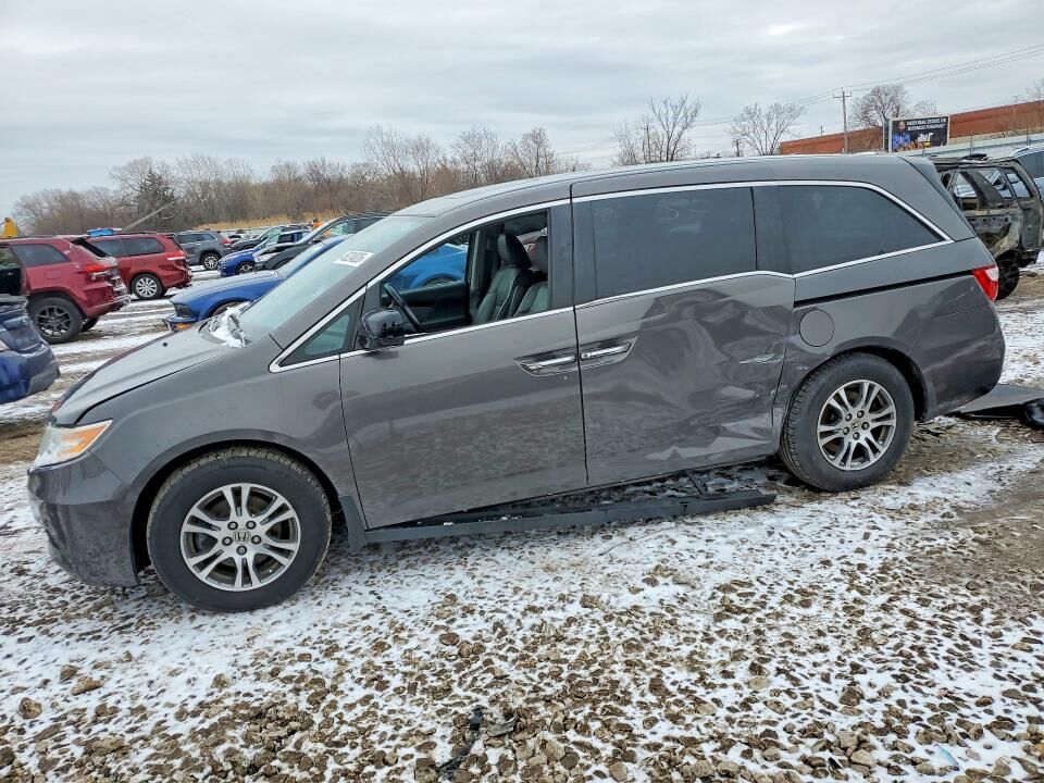 2013 HONDA Odyssey