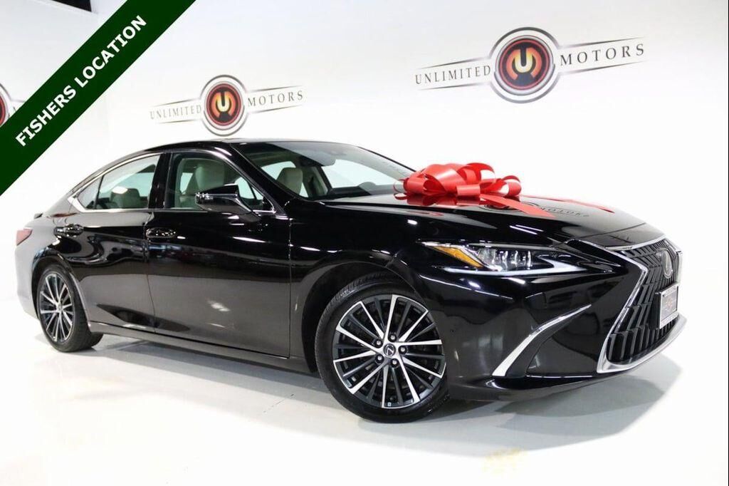 2022 LEXUS ES