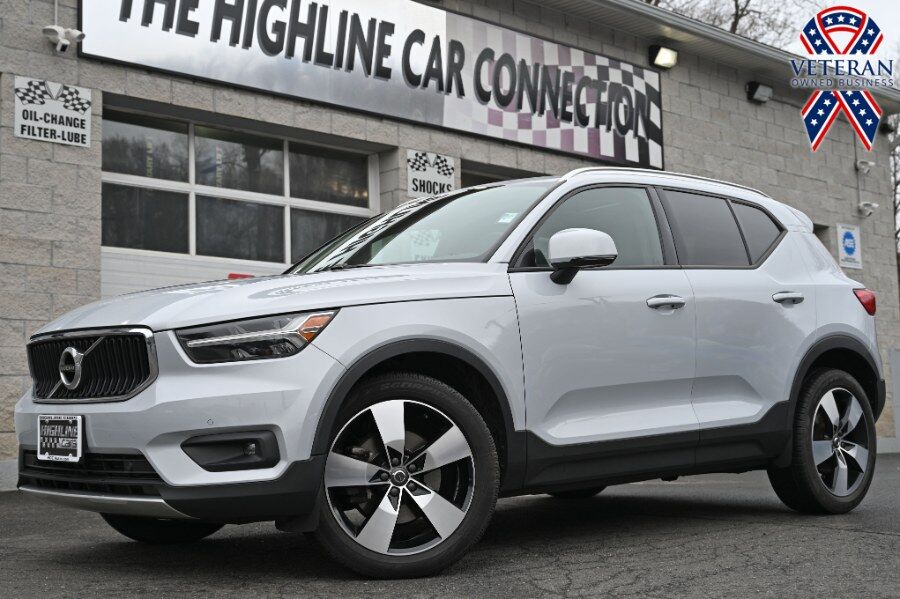 2021 VOLVO XC40