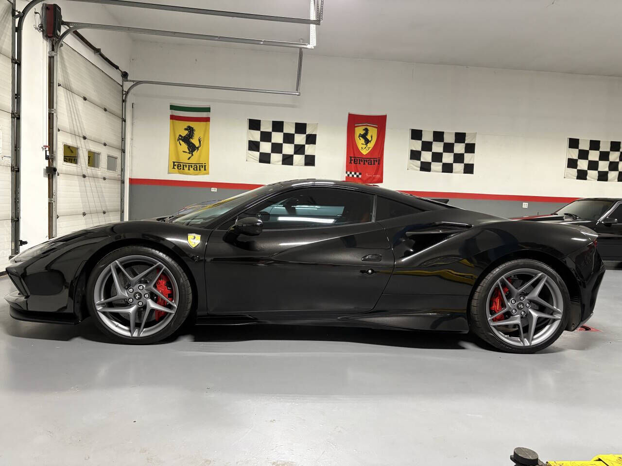 2022 FERRARI F8 Tributo