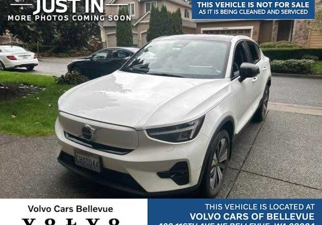 2023 VOLVO C40