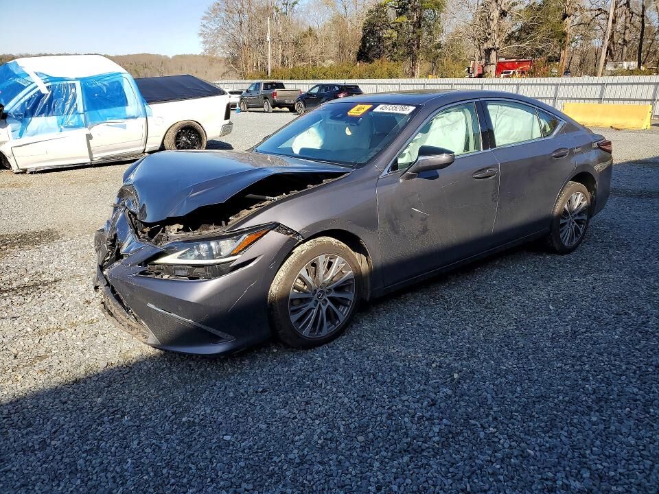 2019 LEXUS ES