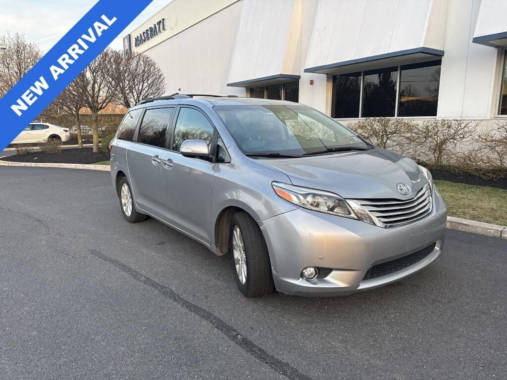 2015 TOYOTA Sienna