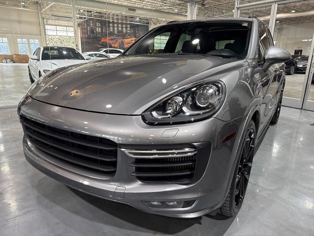2017 PORSCHE Cayenne