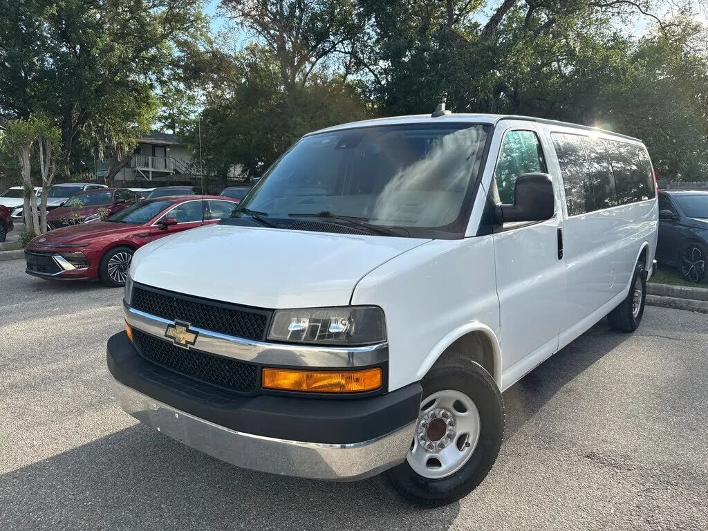2020 CHEVROLET Express