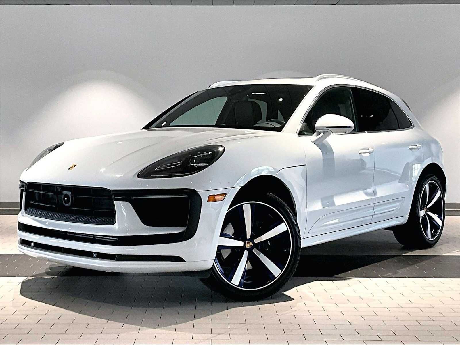 2025 PORSCHE Macan