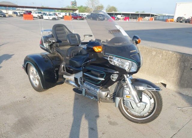2002 HONDA GL1800