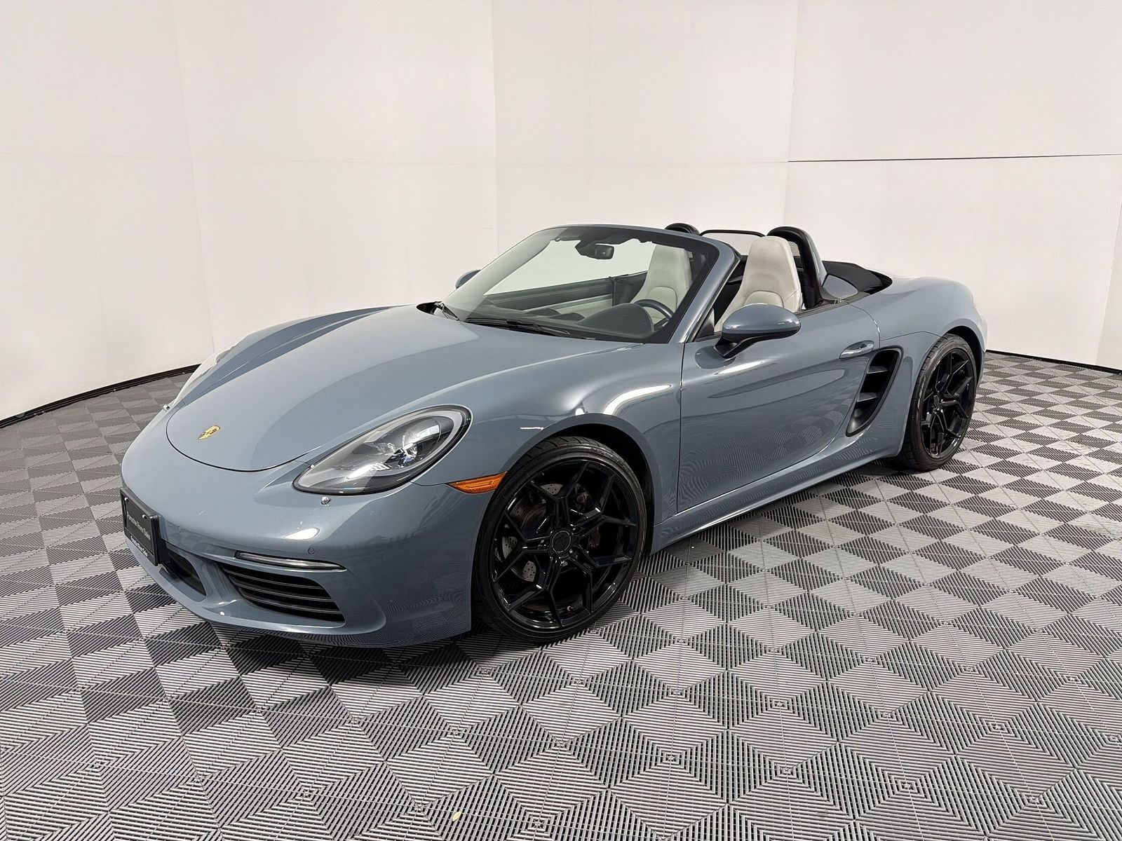 2017 PORSCHE Boxster