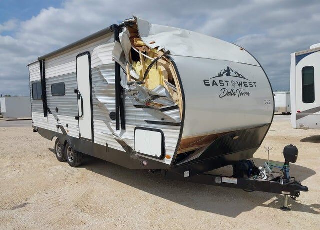 2022 FOREST RIVER Della Terra Trailer