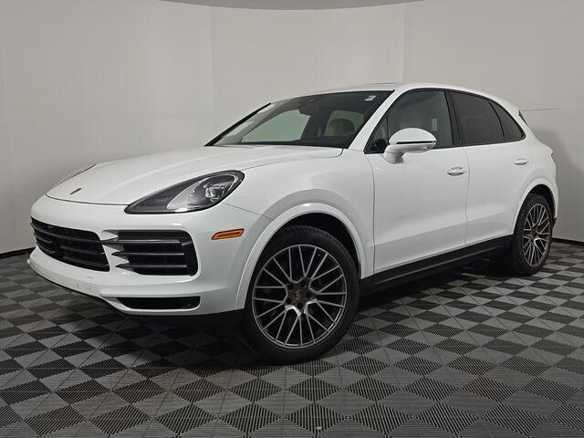 2023 PORSCHE Cayenne