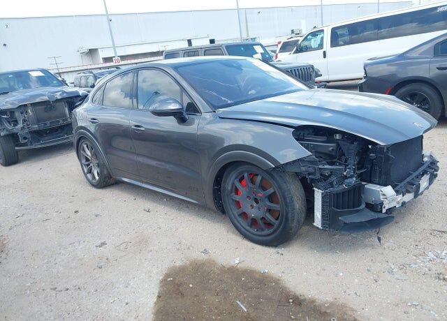 2023 PORSCHE Cayenne