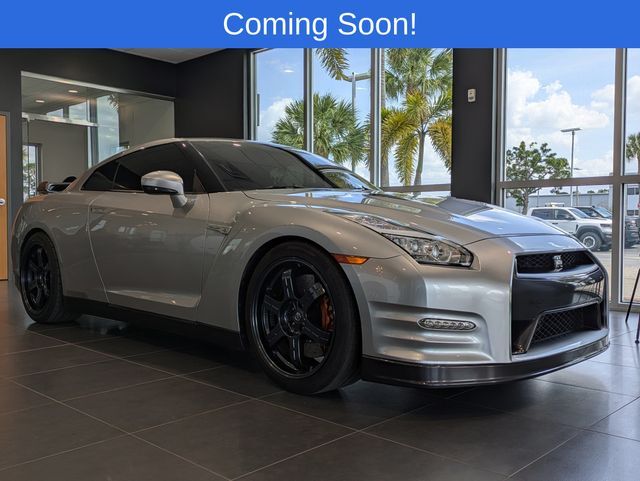 2015 NISSAN GT-R