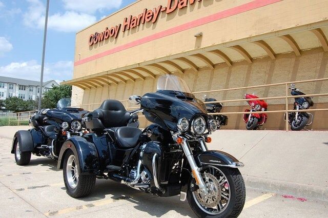 2022 HARLEY DAVIDSON FLHTCUTG / Tri Glide Ultra