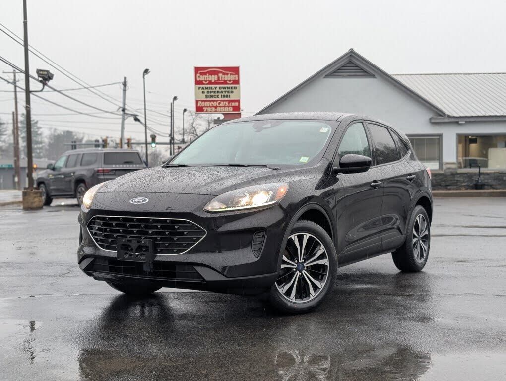 2021 FORD Escape